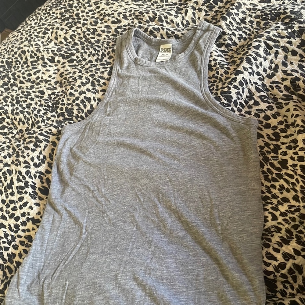 XS muscle tank in gray